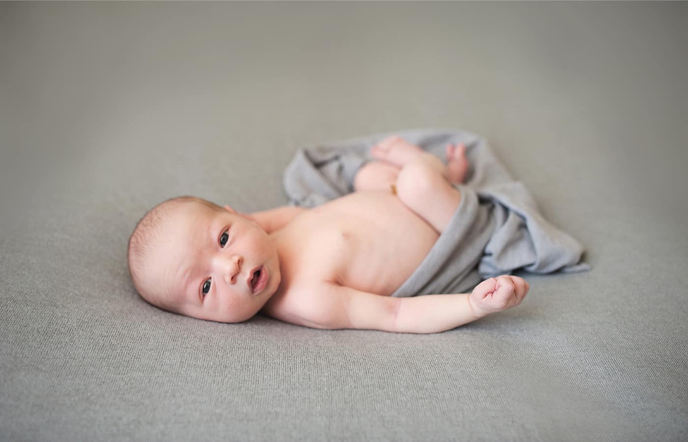 images-newborn-posing-03