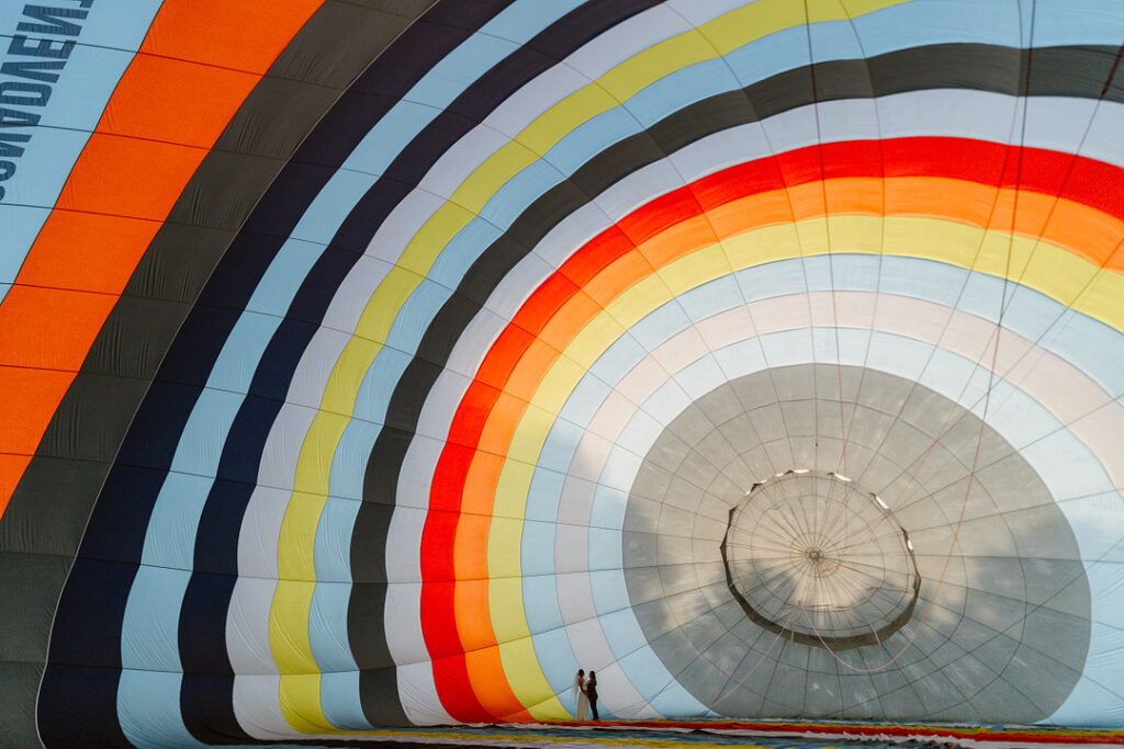 hot air ballon wedding photo