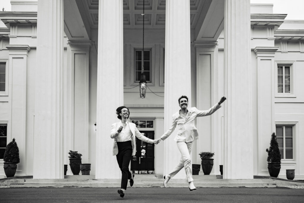 walking running pose nix weddings 02